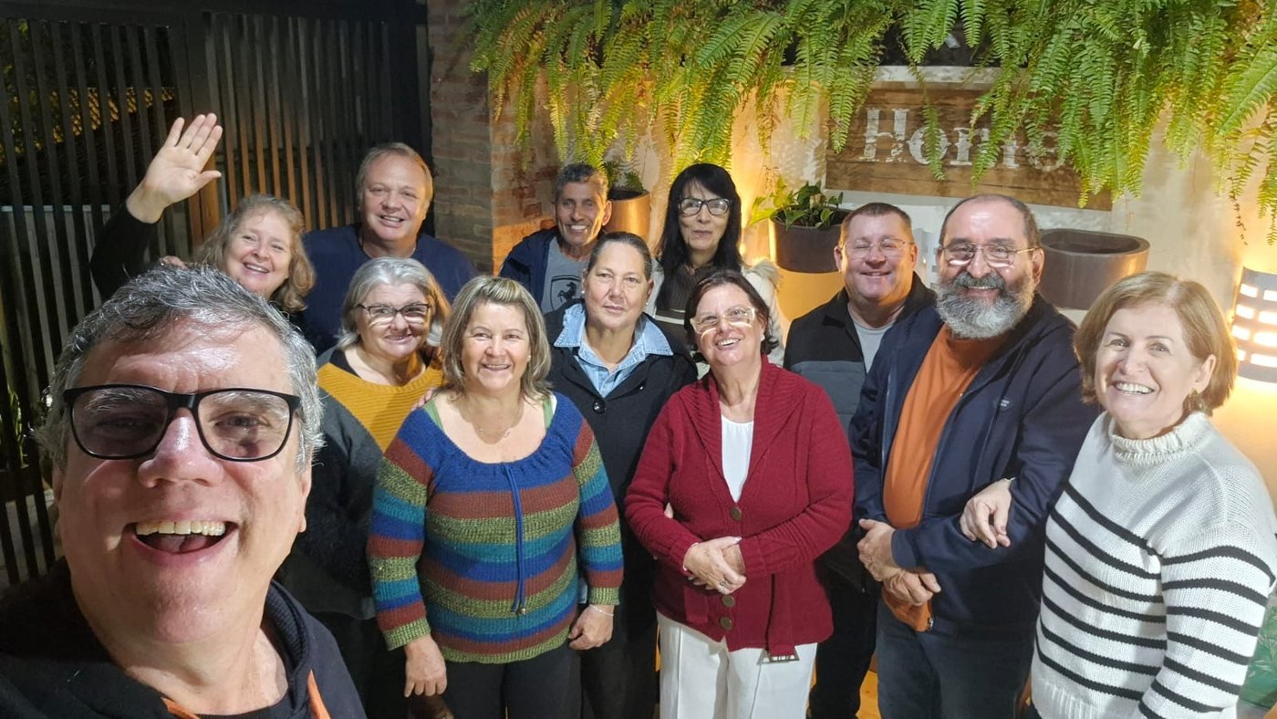 Pequeno Grupo reunido